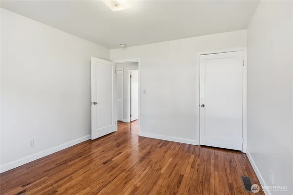 $3,500 | 317 9th Avenue, Kirkland, WA 98033
