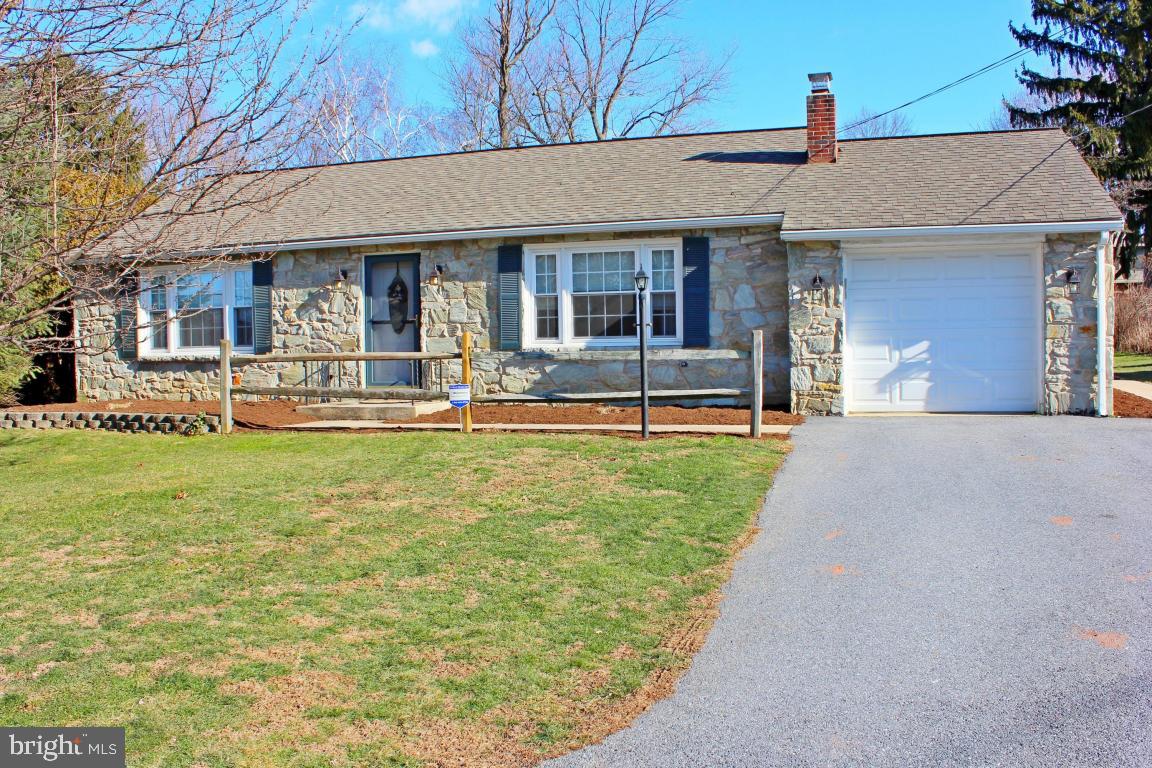 321 Dahlia Road Lancaster, PA 17602 - Photo 1 of 25 Gallery Image 1