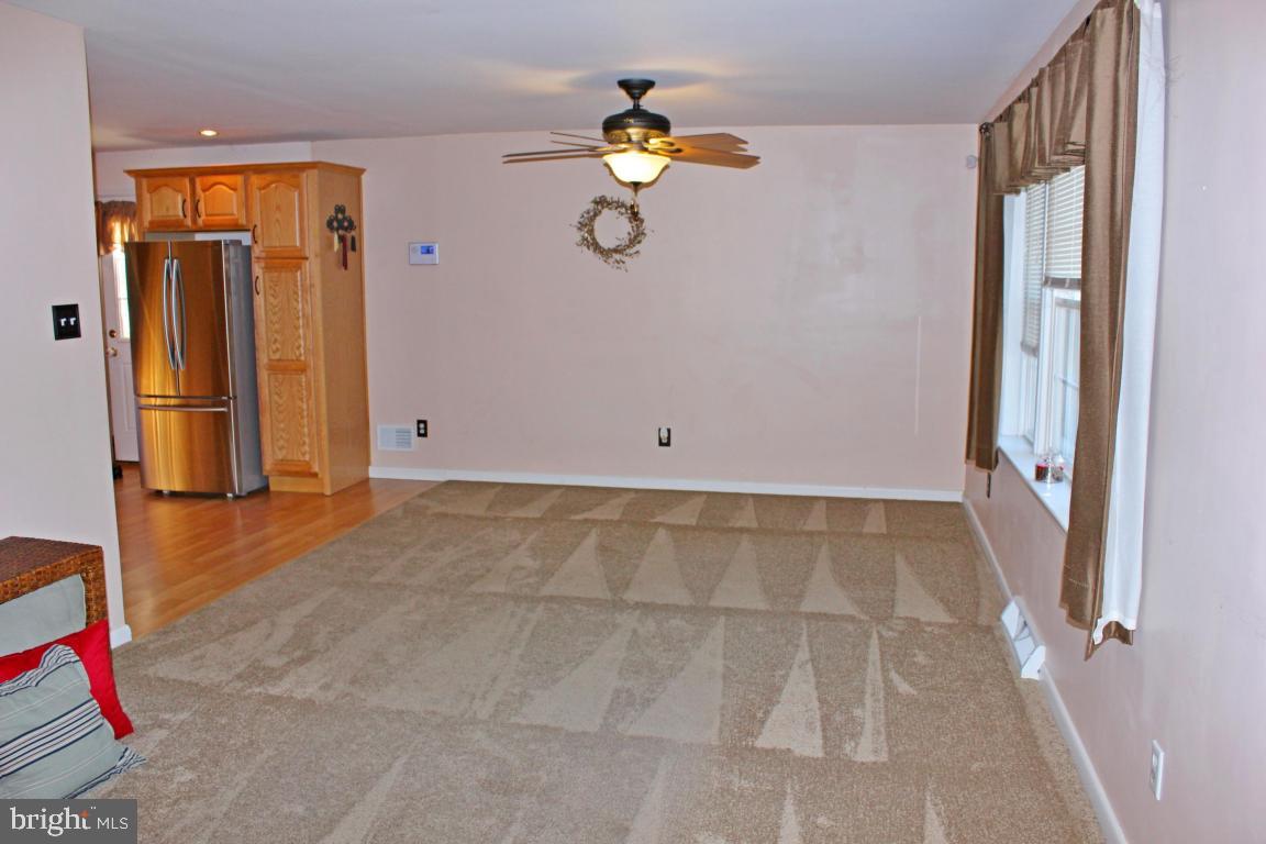 321 Dahlia Road Lancaster, PA 17602 - Photo 5 of 25 Gallery Image 5