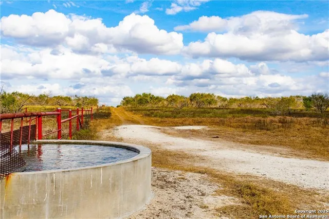 $1,400,000 | 0 F M 799, George West, TX 78022