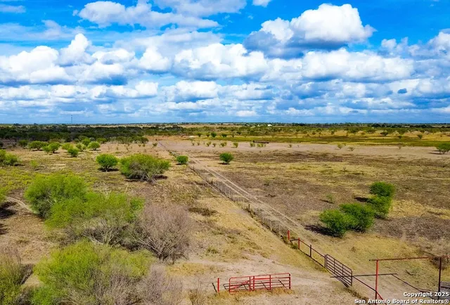 $1,400,000 | 0 F M 799, George West, TX 78022