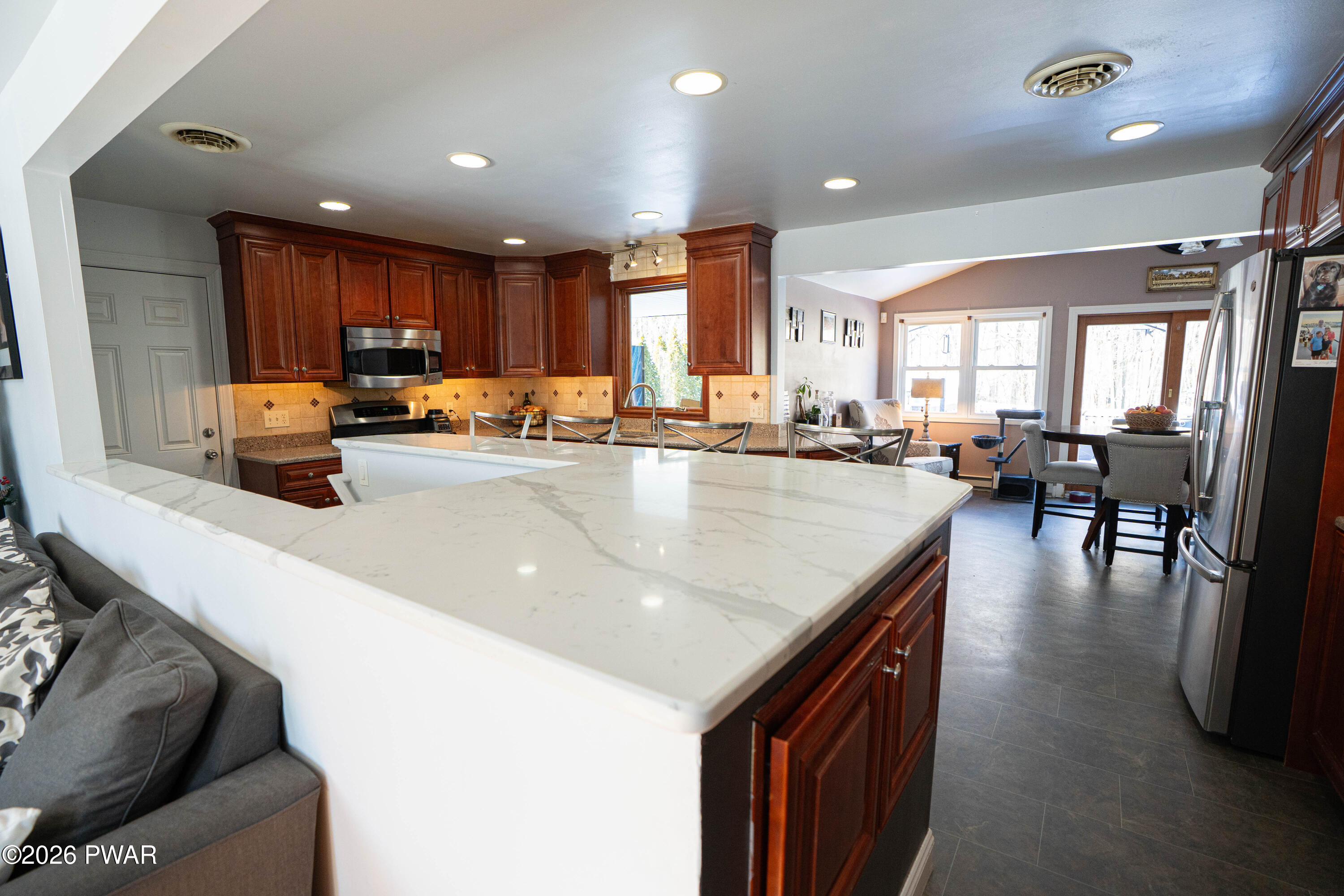 125 Rinaldi Drive Taylor, PA 18517 - Photo 6 of 49