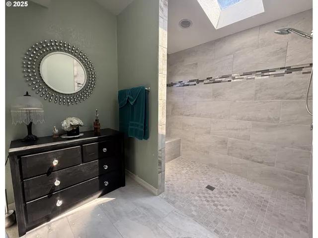 $449,000 | 2462 Senate Way, Medford, OR 97504