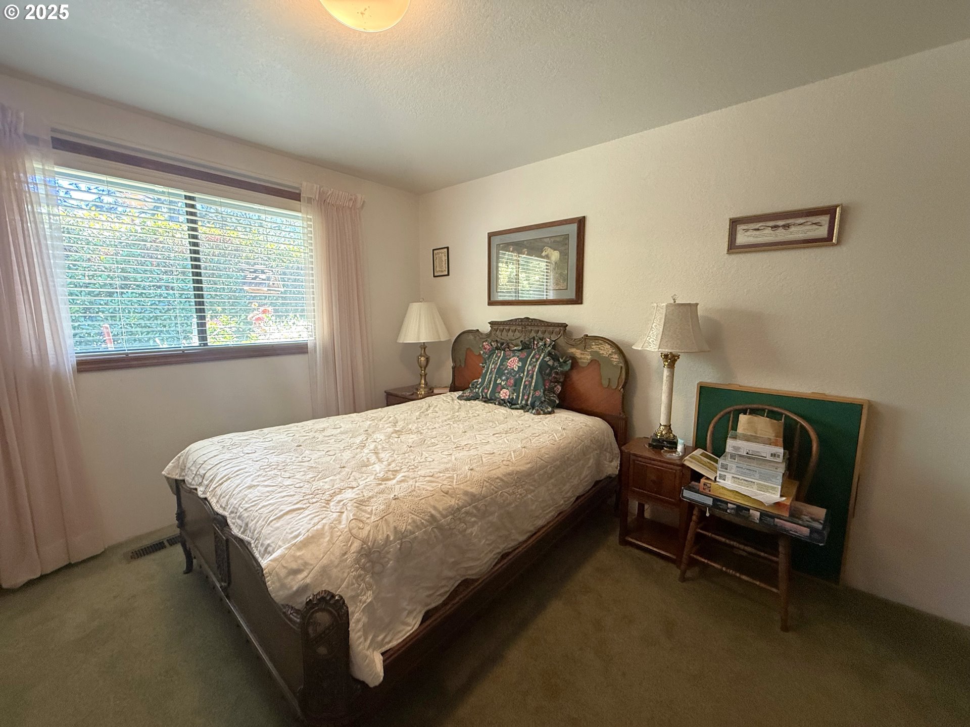 2462 Senate Way Medford, OR 97504 - Photo 18 of 36