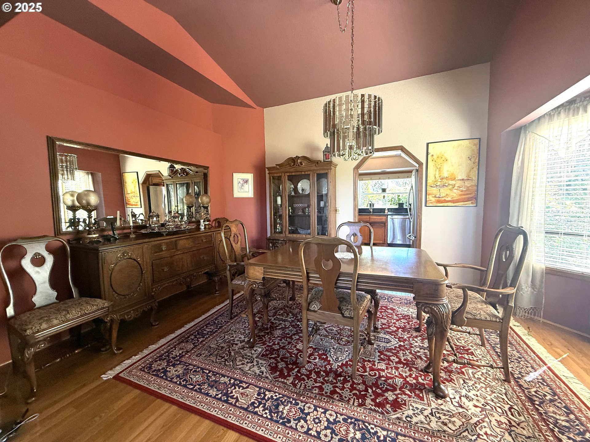 2462 Senate Way Medford, OR 97504 - Photo 21 of 36