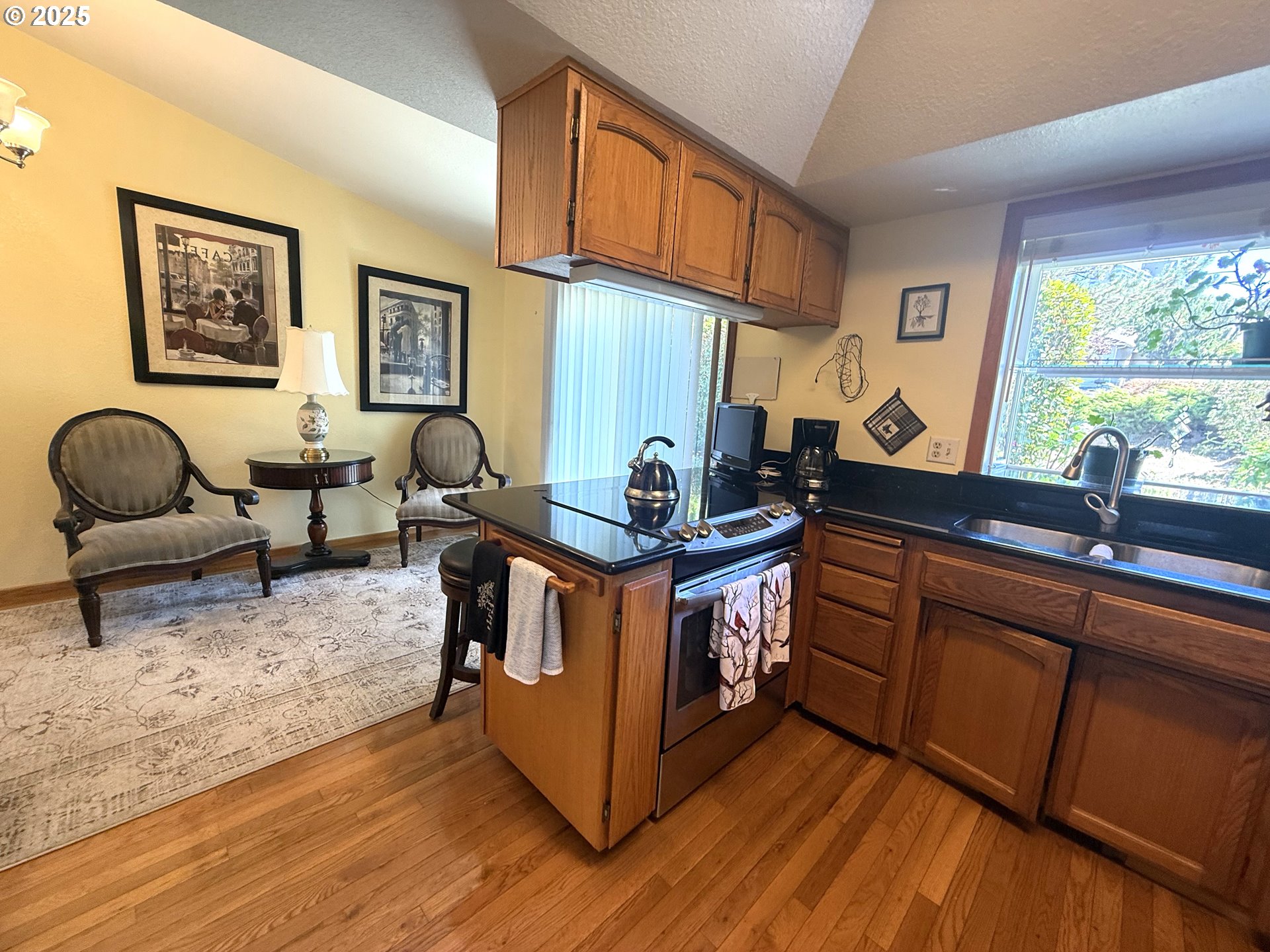 2462 Senate Way Medford, OR 97504 - Photo 23 of 36