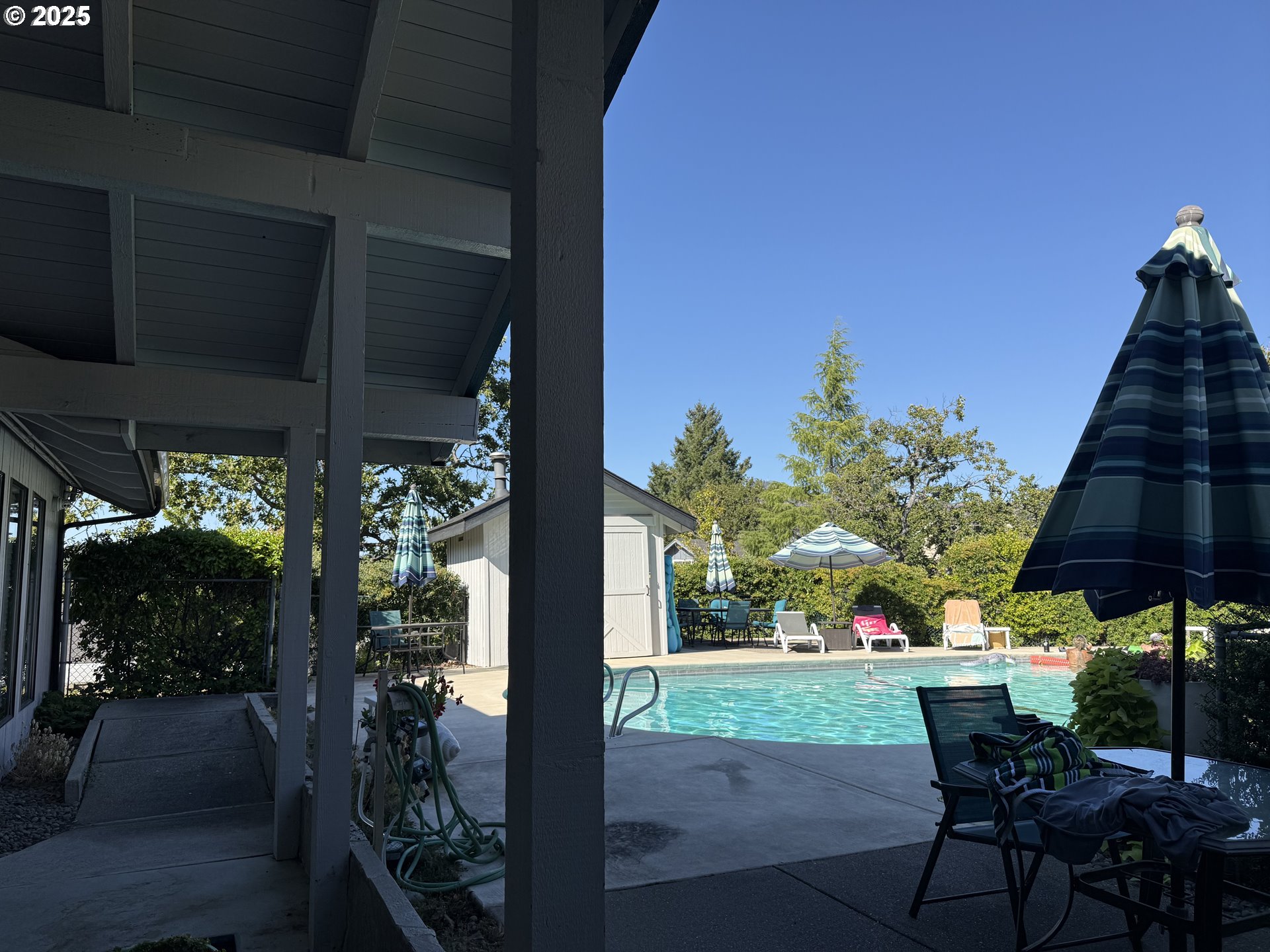 2462 Senate Way Medford, OR 97504 - Photo 33 of 36