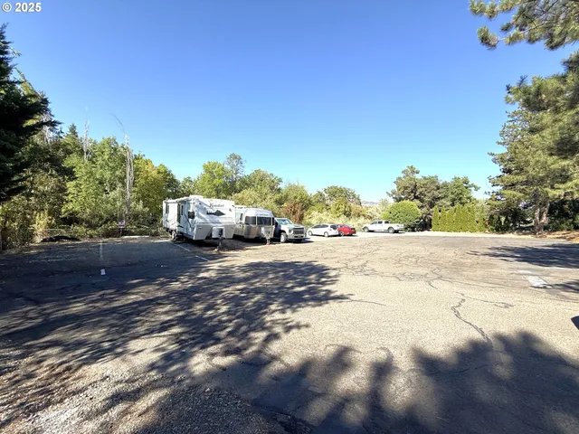 $449,000 | 2462 Senate Way, Medford, OR 97504