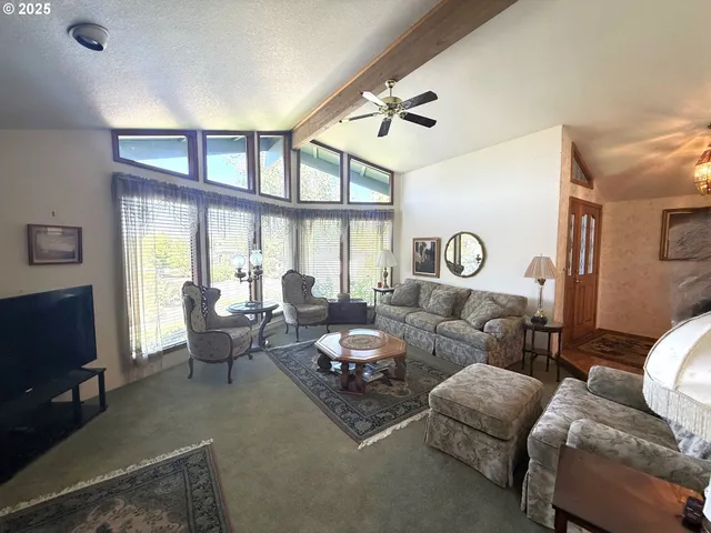 $449,000 | 2462 Senate Way, Medford, OR 97504