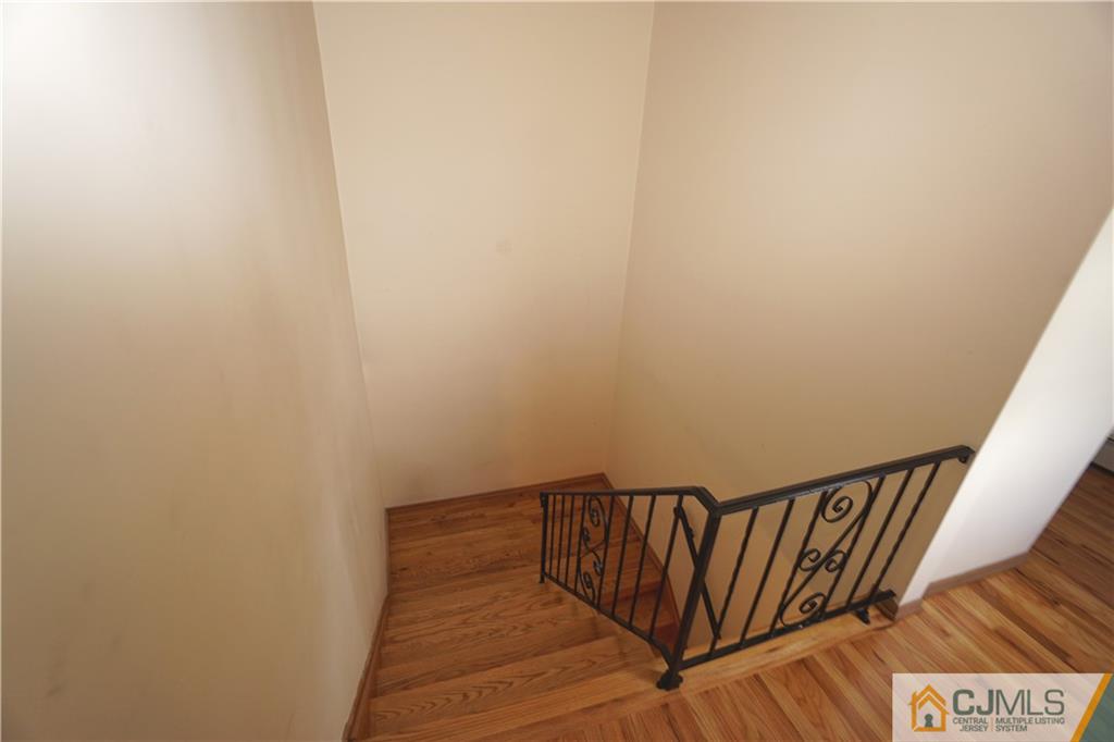 400 Washington Avenue Linden, NJ 07036 - Photo 16 of 18 a view of entryway