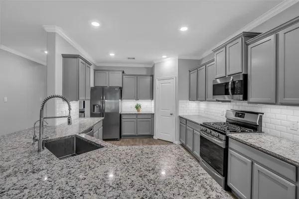 $499,000 | 309 Lochvale Peak Court, Montgomery, TX 77316