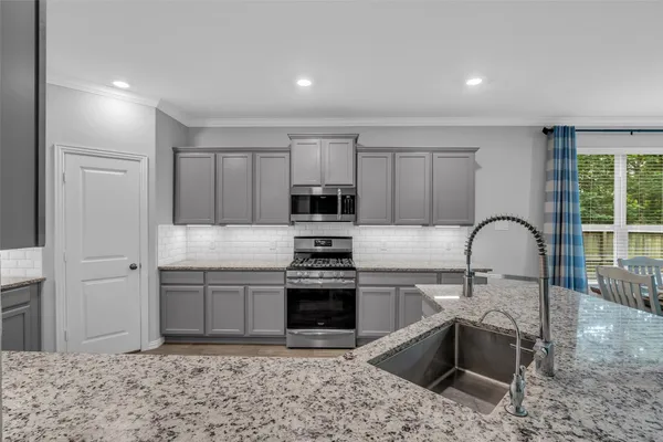 $499,000 | 309 Lochvale Peak Court, Montgomery, TX 77316