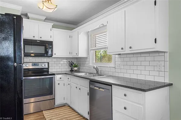 $274,900 | 8420 Stanwix Drive, Tobaccoville, NC 27050