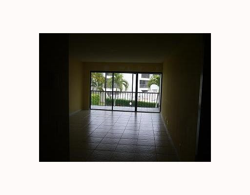 303 Racquet Club Road, Unit 204 Weston, FL 33326 - Photo 3 of 8 Living Room