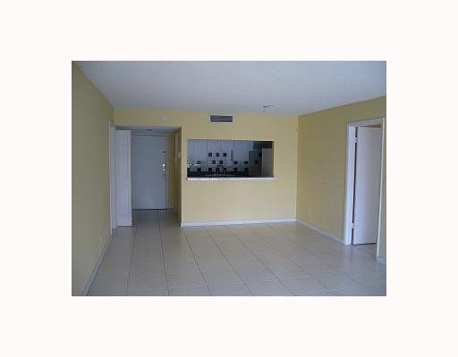 303 Racquet Club Road, Unit 204 Weston, FL 33326 - Photo 4 of 8 Dining Room