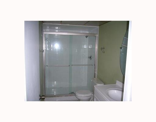 303 Racquet Club Road, Unit 204 Weston, FL 33326 - Photo 6 of 8 Master Bath/Spa