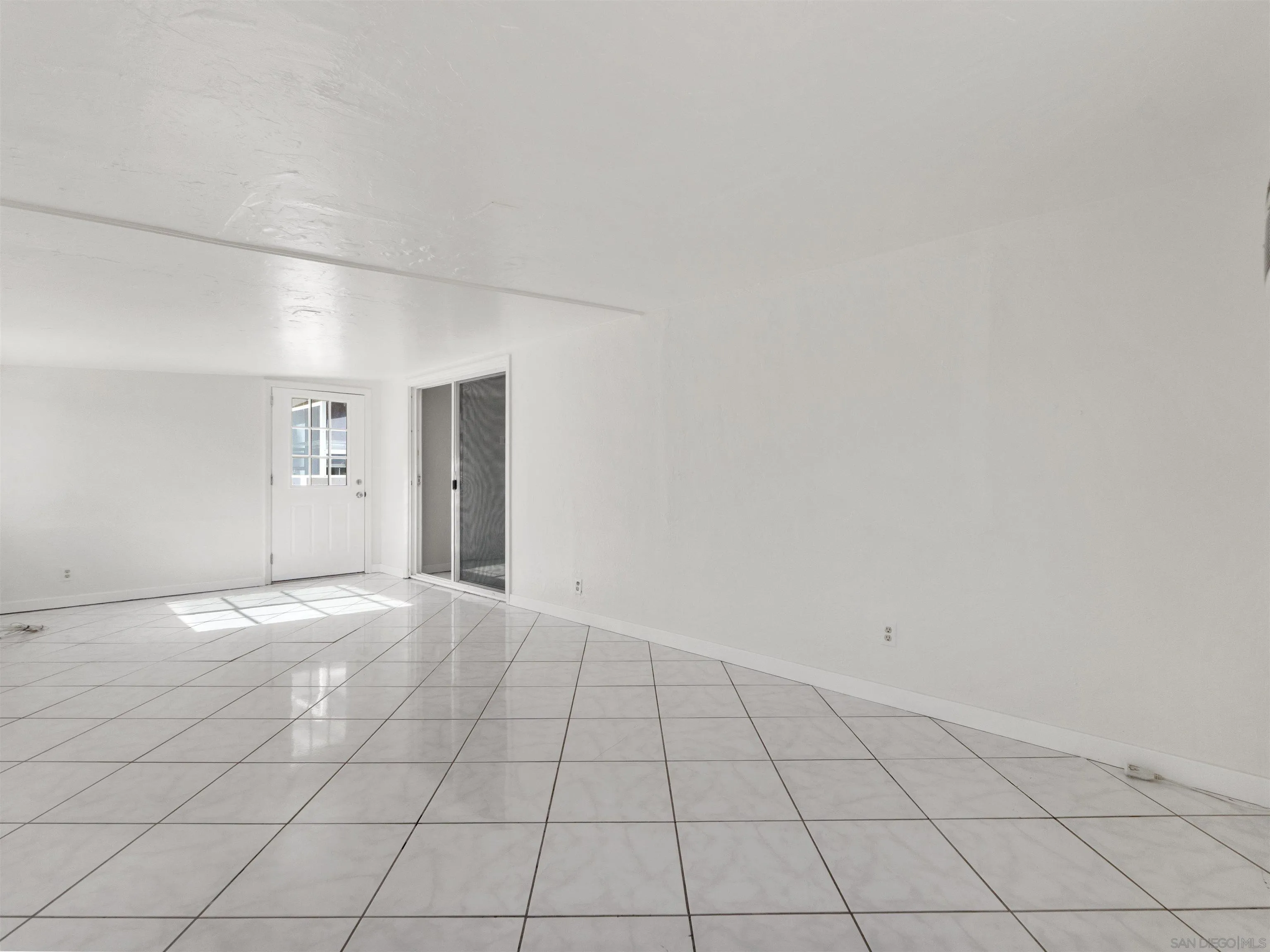 1621 Lilac Road Ramona, CA 92065 - Photo 11 of 35 Sun Room