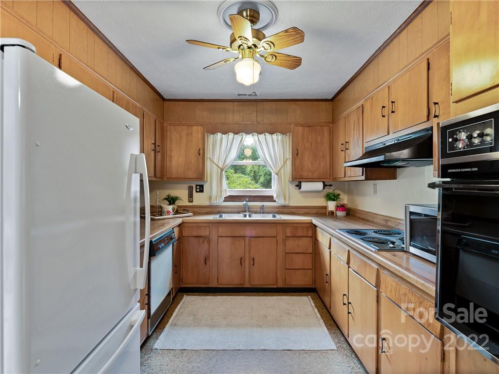 51 Bee Ridge Road Asheville, NC 28803 - Photo 13 of 48 Gallery Image 13