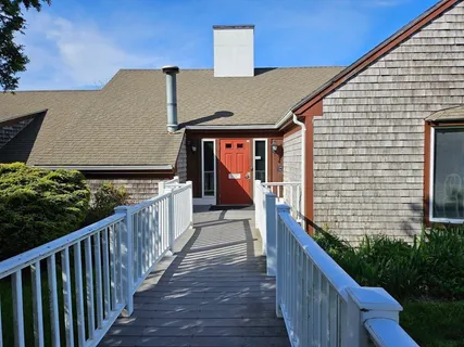 $385,000 | 17 Highview Drive, Unit 17, Sandwich, MA 02563