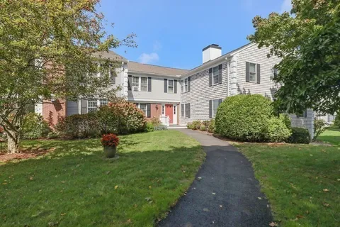 $385,000 | 17 Highview Drive, Unit 17, Sandwich, MA 02563