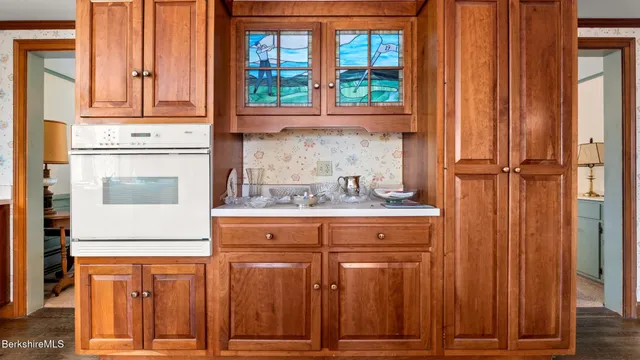 a view of yard with tree