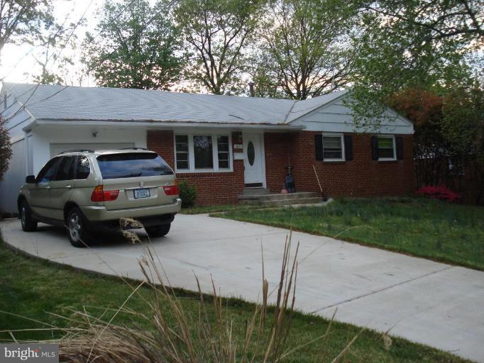 6931 Ruskin Street Springfield, VA 22150 - Photo 2 of 4 Main front exterior