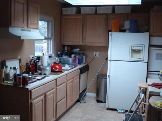 6931 Ruskin Street Springfield, VA 22150 - Photo 4 of 4 Kitchen