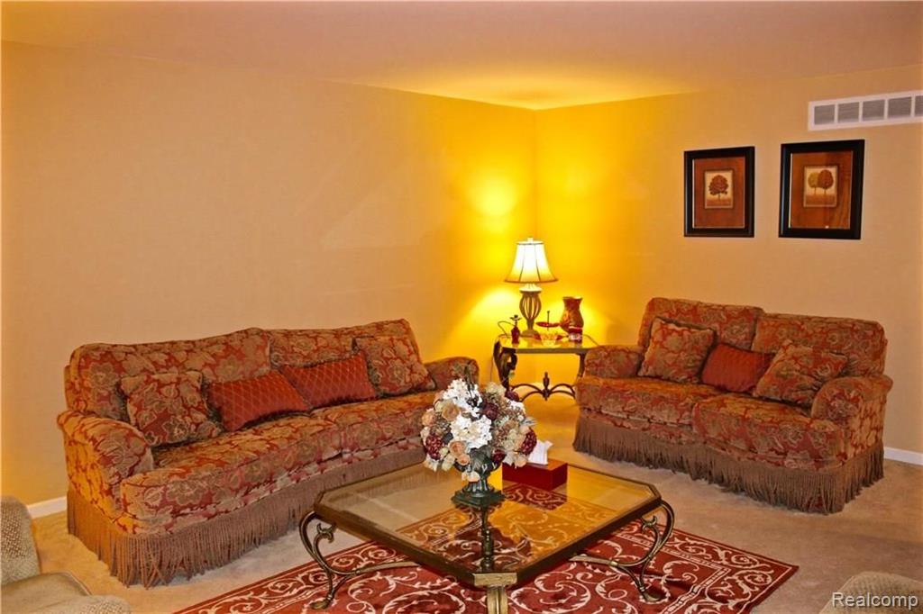 36110 Congress Road Farmington Hills, MI 48335 - Photo 14 of 28