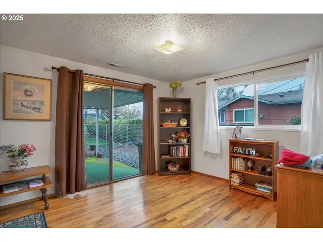 $320,000 | 1720 Jansen Way, Woodburn, OR 97071