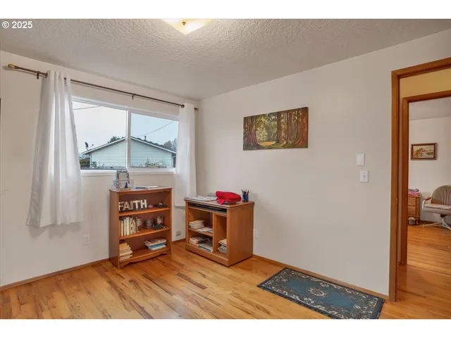 $320,000 | 1720 Jansen Way, Woodburn, OR 97071