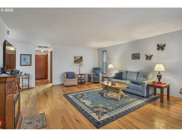 $320,000 | 1720 Jansen Way, Woodburn, OR 97071