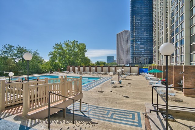 5455 North Sheridan Road, Unit 710 Chicago, IL 60640 - Photo 10 of 11 a view of terrace with seating space and barbeque oven