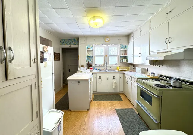 $239,900 | 42 Minnesota Avenue South, Aitkin, MN 56431