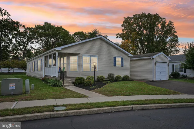 $379,900 | 1099 J F K Drive, North Wales, PA 19454