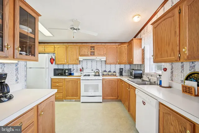 $379,900 | 1099 J F K Drive, North Wales, PA 19454