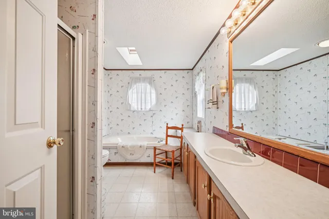 $379,900 | 1099 J F K Drive, North Wales, PA 19454