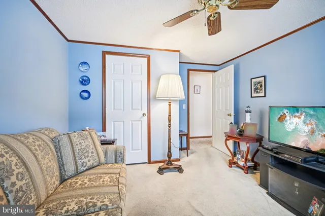 $379,900 | 1099 J F K Drive, North Wales, PA 19454