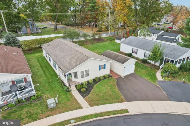 $379,900 | 1099 J F K Drive, North Wales, PA 19454