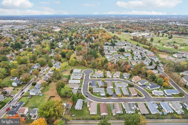 $379,900 | 1099 J F K Drive, North Wales, PA 19454