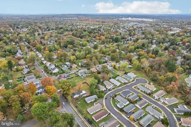 $379,900 | 1099 J F K Drive, North Wales, PA 19454