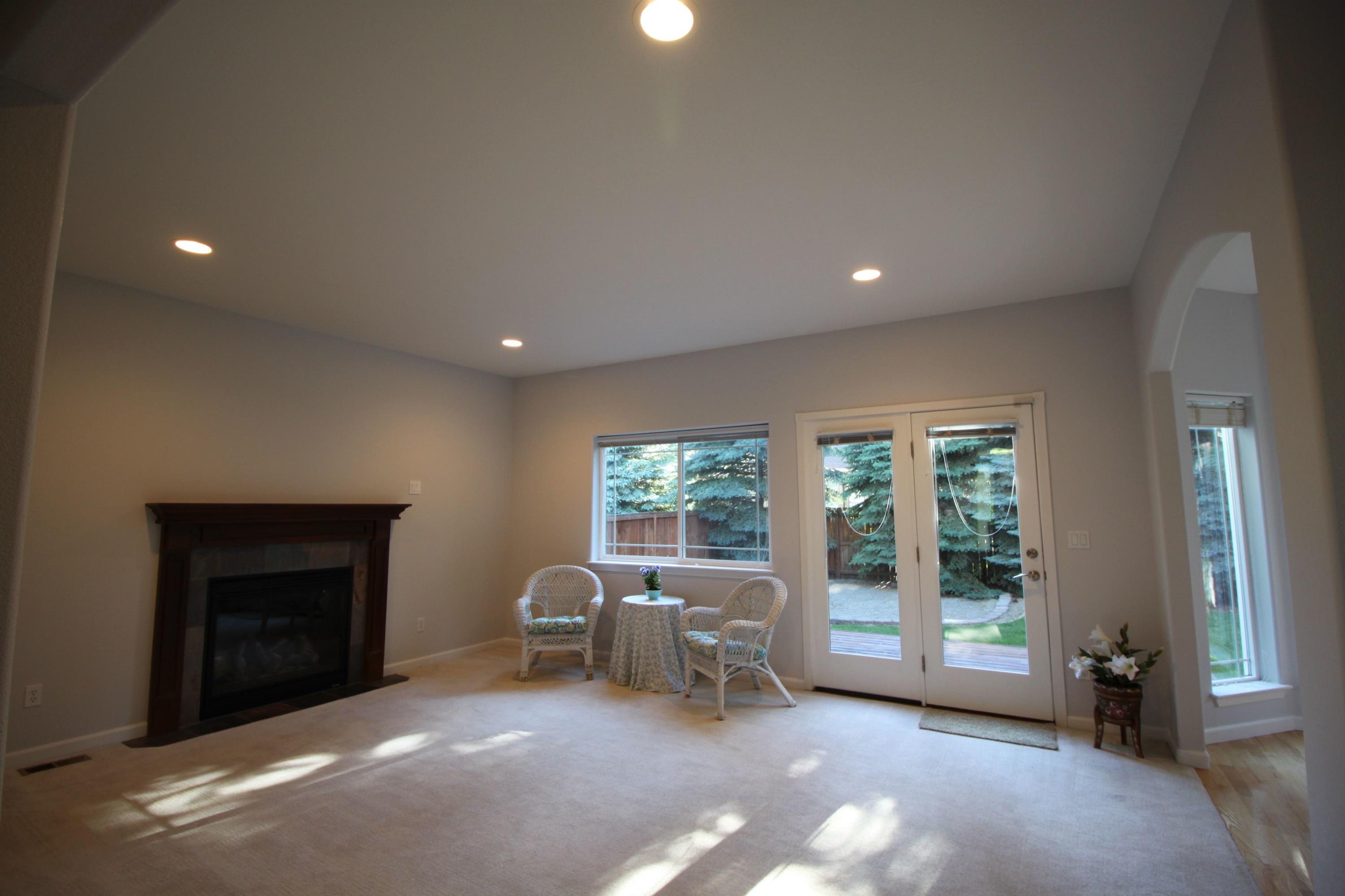 19846 Powers Road Bend, OR 97702 - Photo 7 of 20 Family Room 1