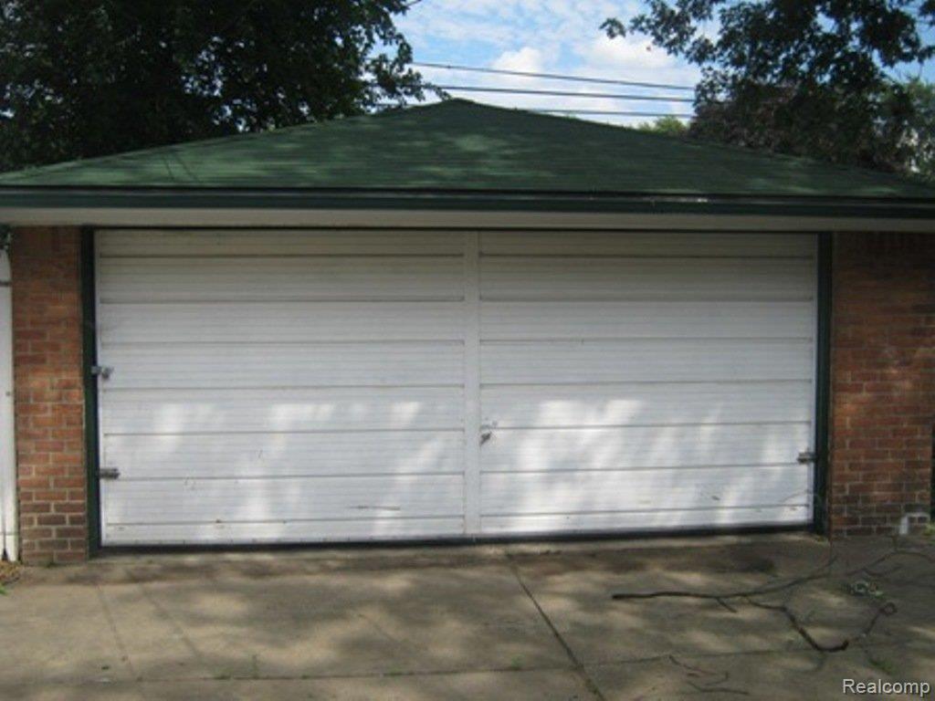 268 Henry Ruff Road Garden City, MI 48135 - Photo 3 of 8 hamilton 8-17-11 343