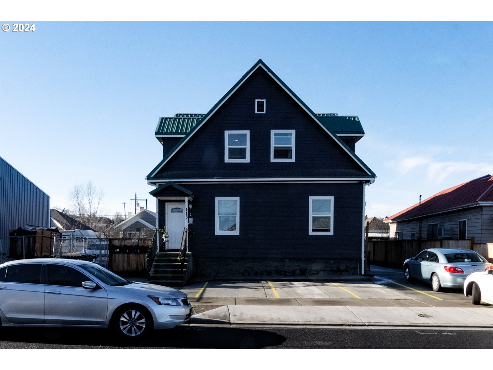 415 Southwest 7th Street Pendleton, OR 97801 - Photo 40 of 40 a view of a car parked in front of a house