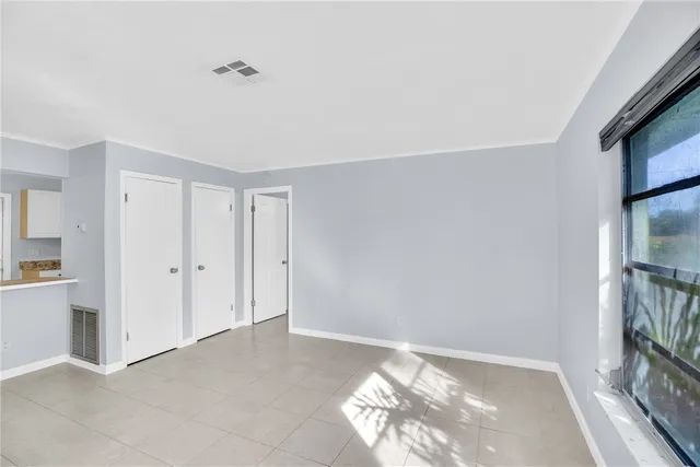 a view of livingroom with furniture