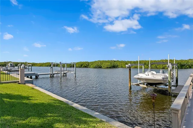 $3,100,000 | 7303 Pelican Island Drive, Tampa, FL 33634