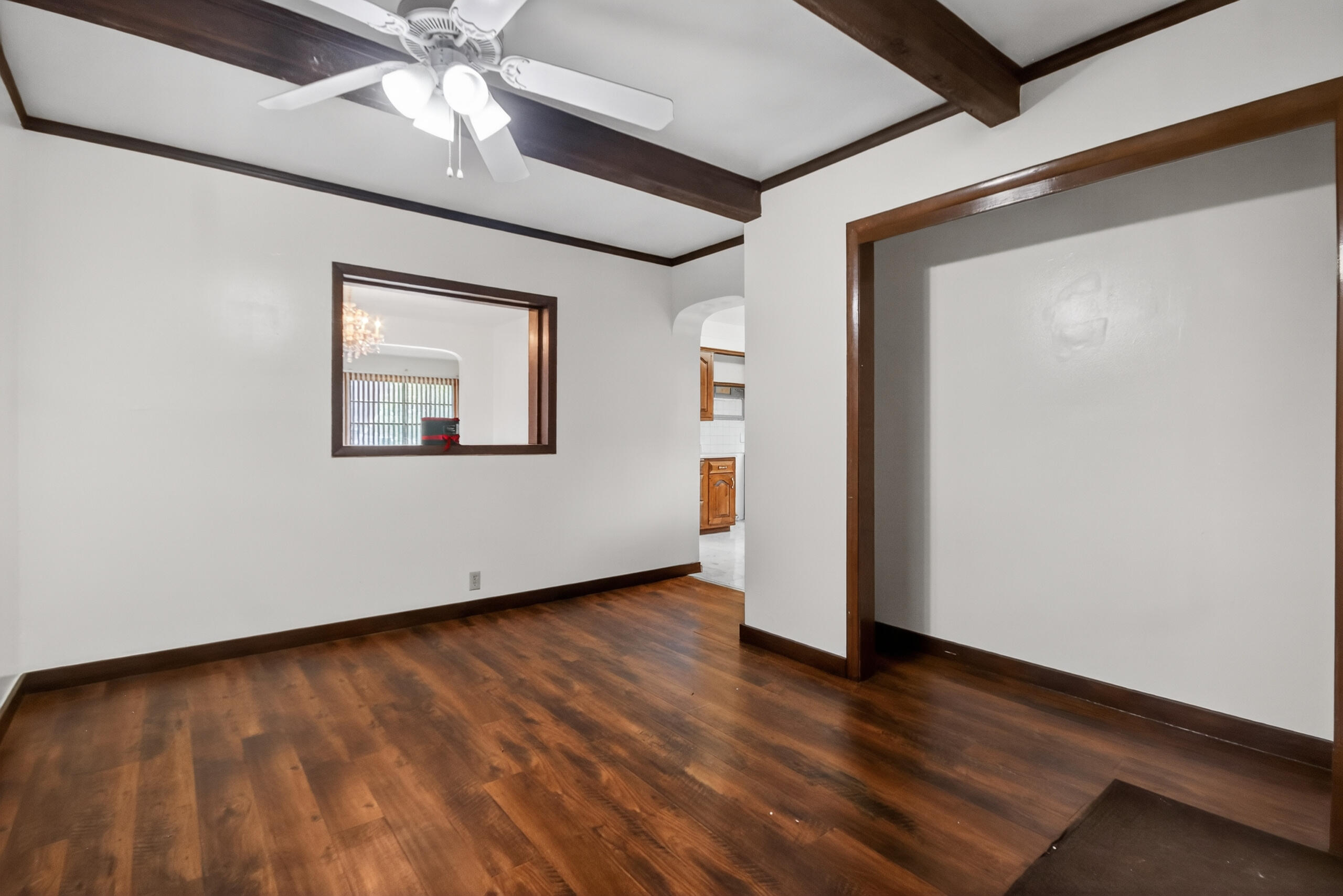 4076 North 90th Street Milwaukee, WI 53222 - Photo 24 of 50 4076 N 90th St - Foyer