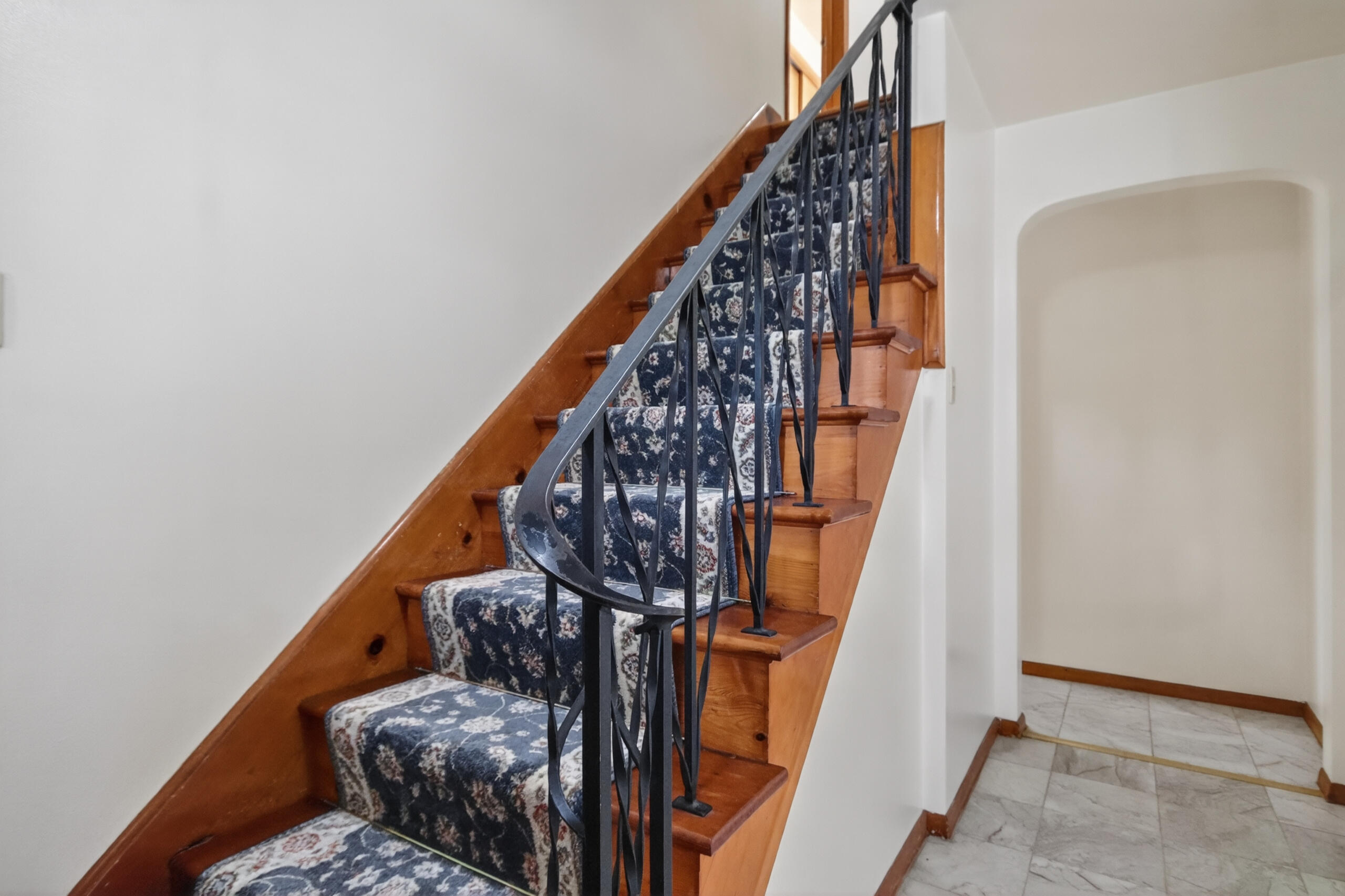 4076 North 90th Street Milwaukee, WI 53222 - Photo 26 of 50 4076 N 90th St - Staricase