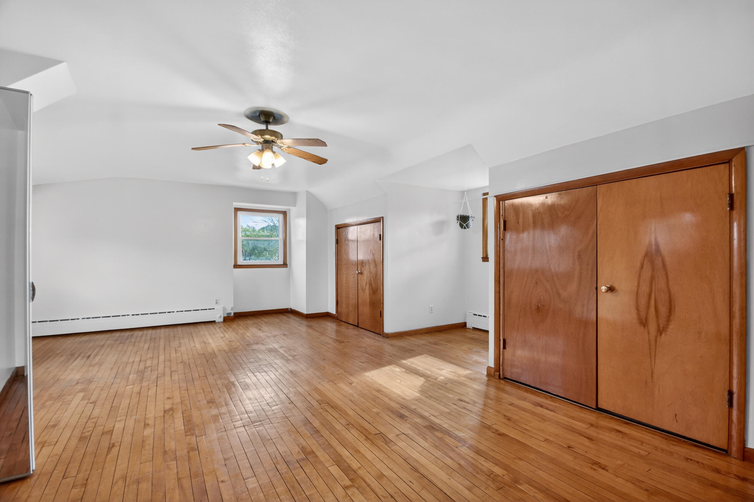 4076 North 90th Street Milwaukee, WI 53222 - Photo 32 of 50 4076 N 90th St - Primary Room View 2
