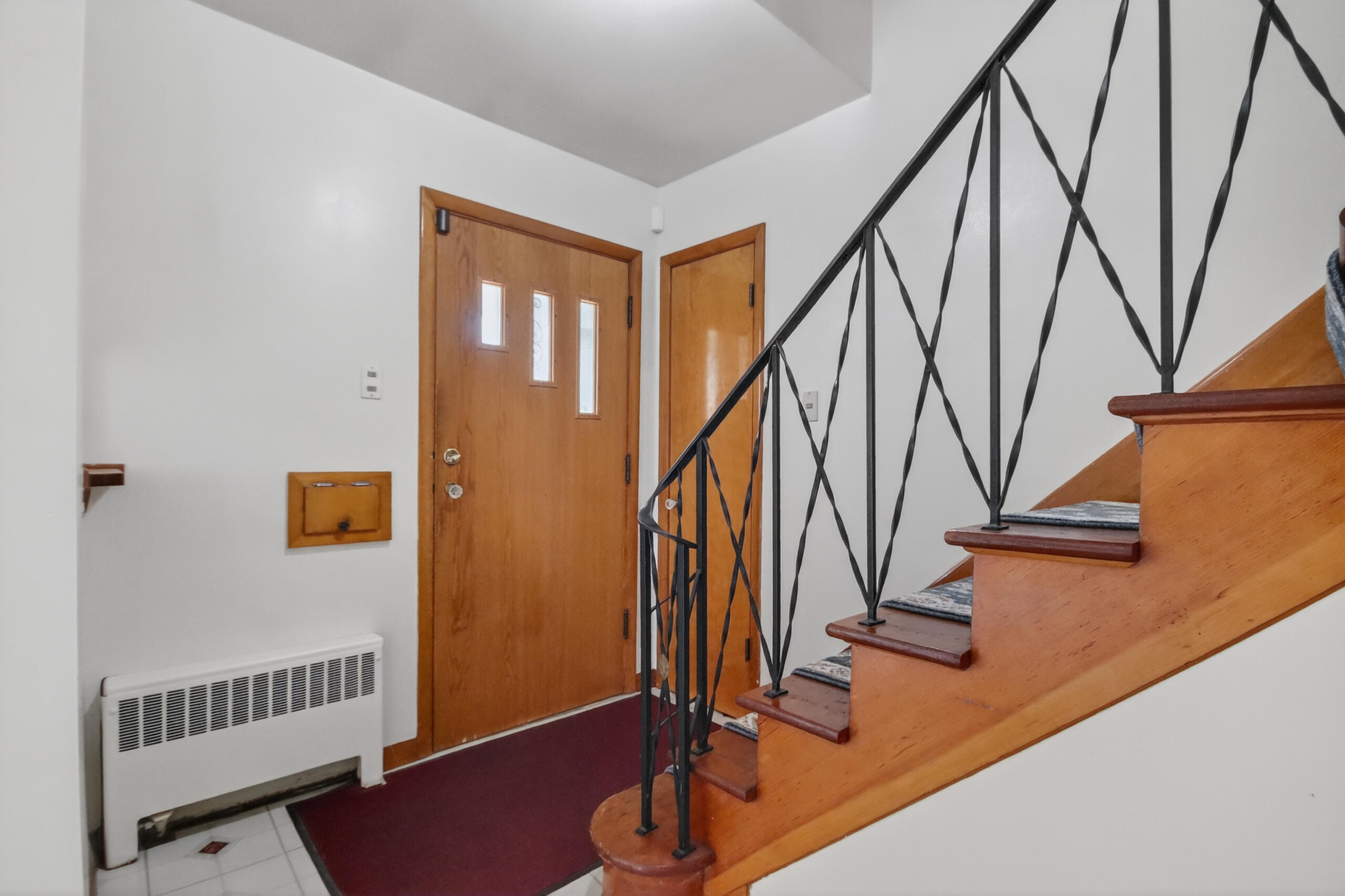 4076 North 90th Street Milwaukee, WI 53222 - Photo 5 of 50 4076 N 90th St - Entrance