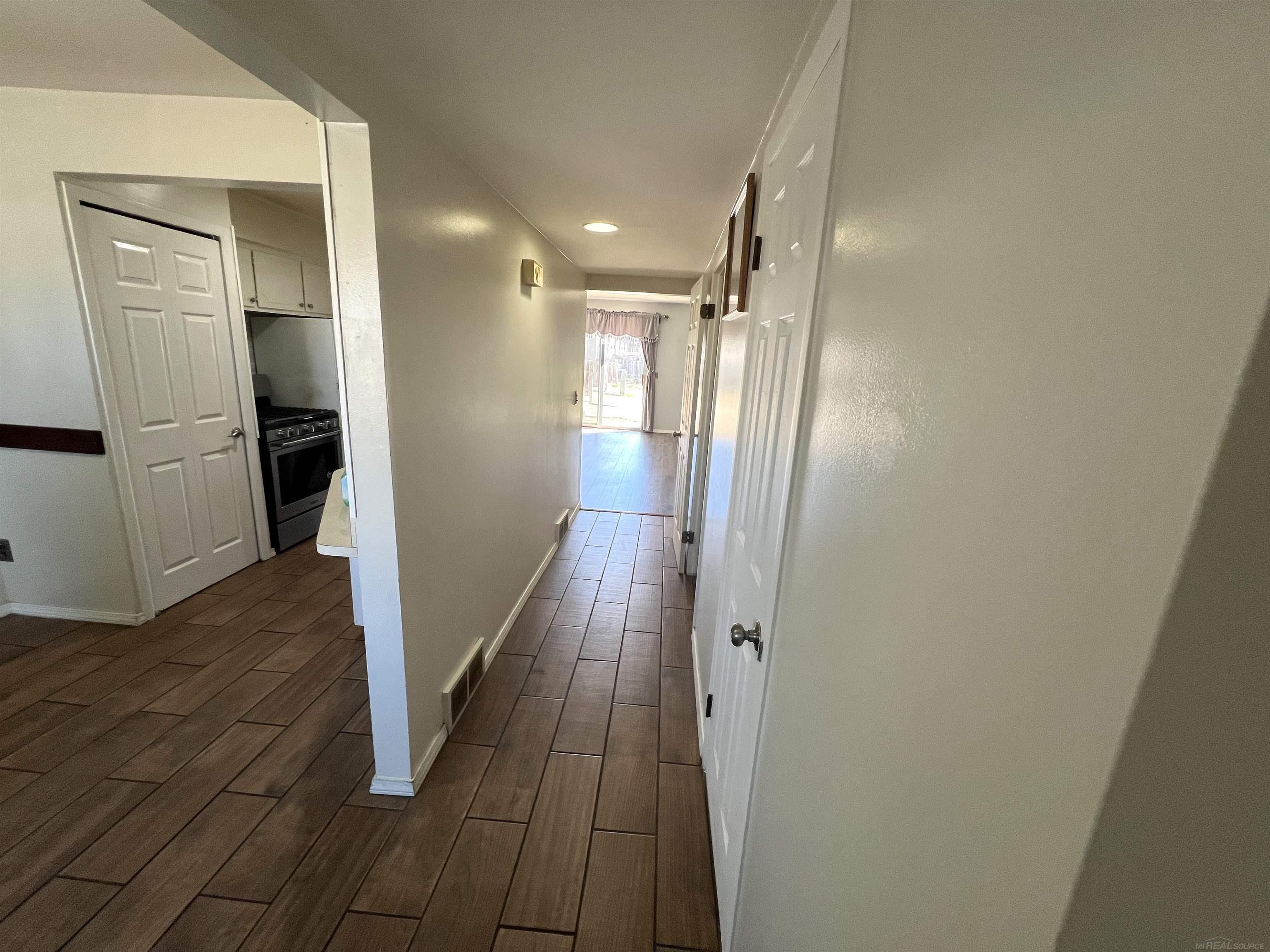 4300 15 Mile Road Sterling Heights, MI 48310 - Photo 7 of 26